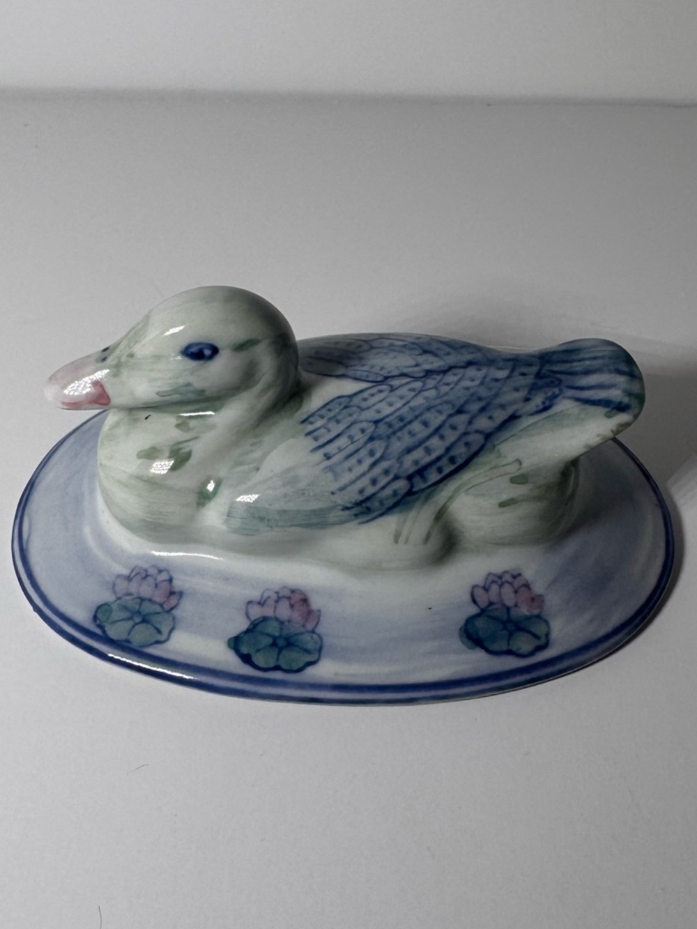 Vintage Asian style ceramic trinket box rings sculpted duck on the lid. No Chips - Picture 5 of 7